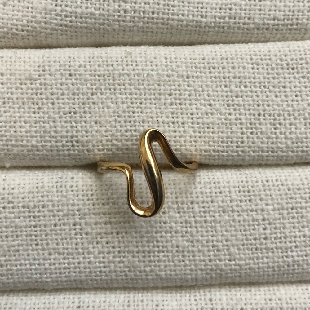 Vintage Gold Ring with Abstract Design